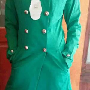 Женский плащ зеленый