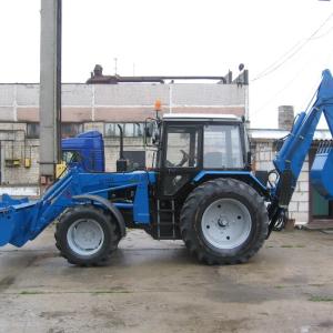 "BELARUS-82.1" traktoriga asoslangan ekskavator-yuklagich