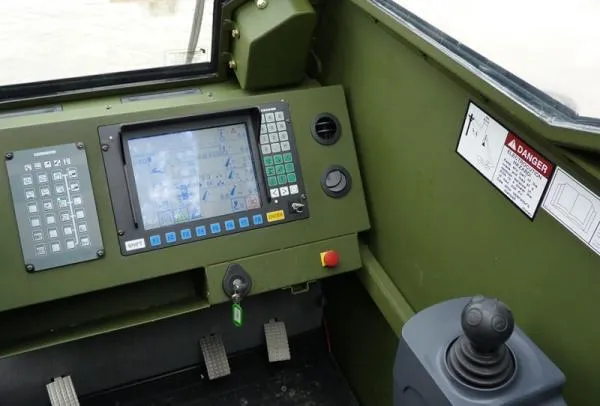 LIEBHERR harbiy krani