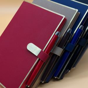 Подарочный набор ежедневник в кожаной обложке и ручка