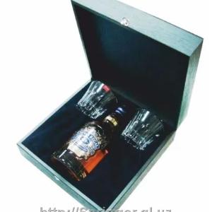 Подарочная коробка под алкоголь