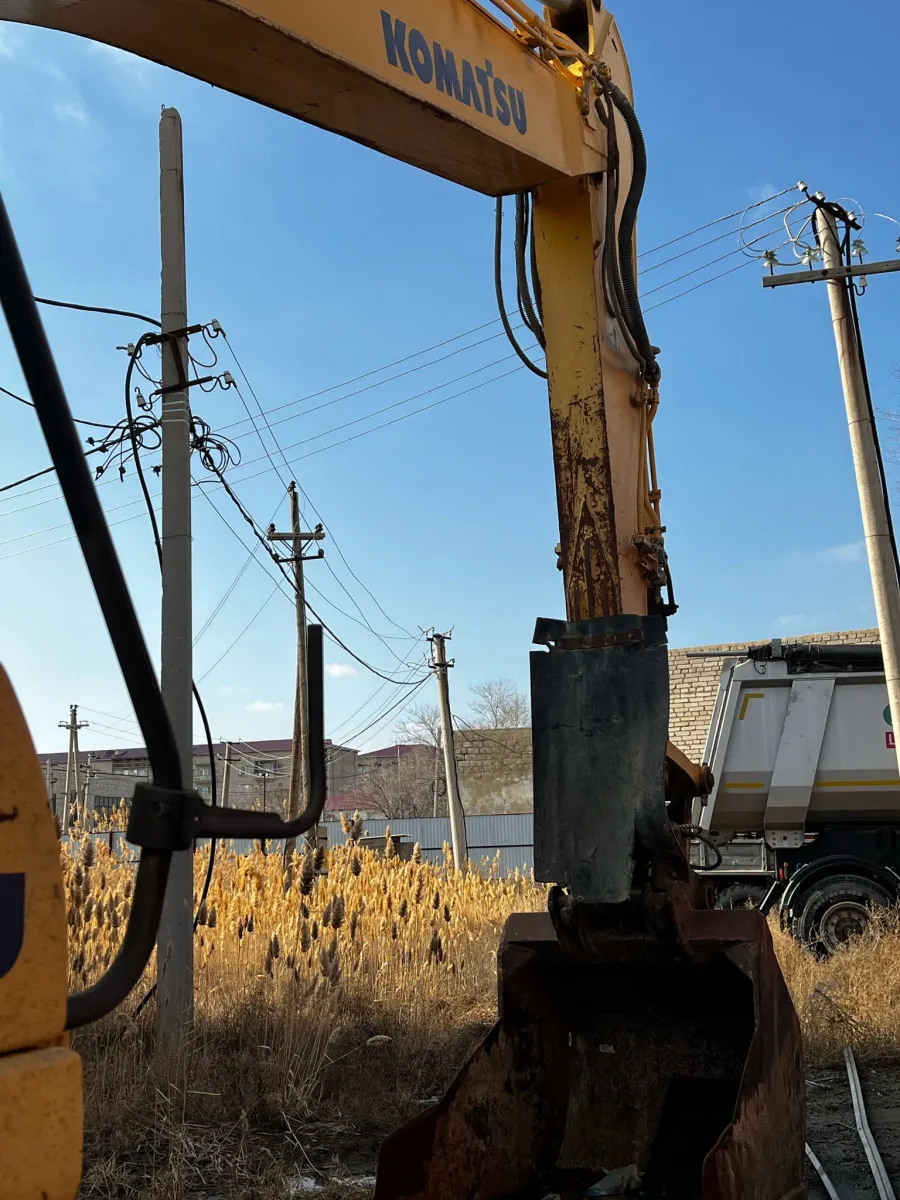 Гусеничный экскаватор Komatsu PC 290LC-8
