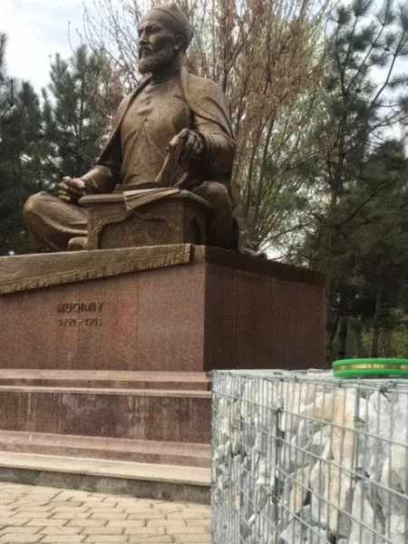 Toshlar bilan to'ldirilgan ruxlangan to'rli Gabion