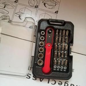 Наборы отверток с насадками (битами) "Green Horse"