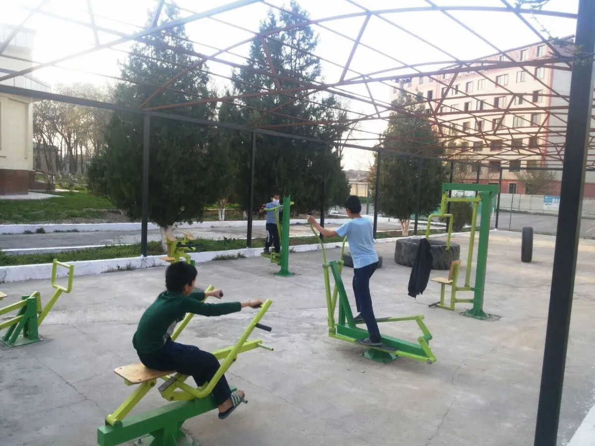 Уличные спортивные тренажёры KiF