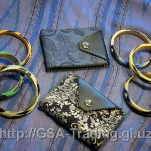 Milliy Ikat uslubidagi eksklyuziv sovg'a vizit kartalari egalari