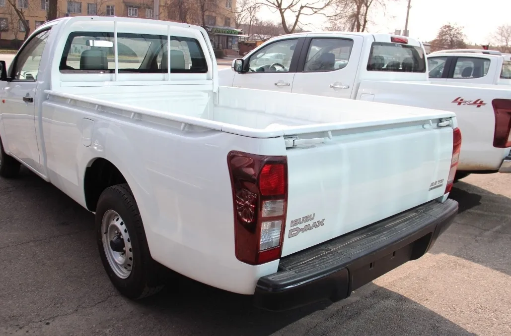 ISUZU
