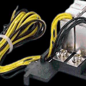 Вспомогательные контакты  NM1-1250 3P (слева)