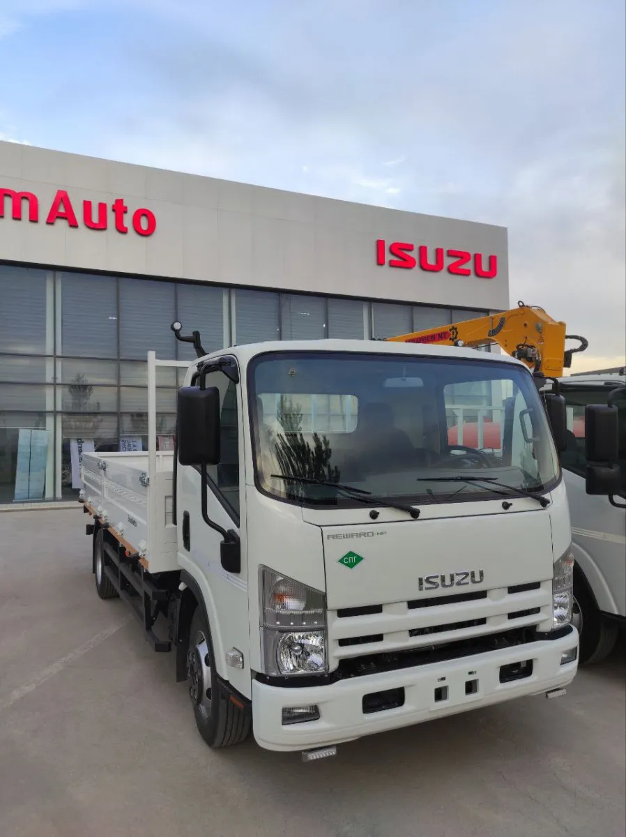 Mikroavtobus ISUZU NPR 82L (tekis korpus)