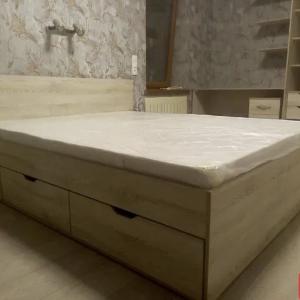 Buyurtma qilingan yotoq xonasi uchun mebel