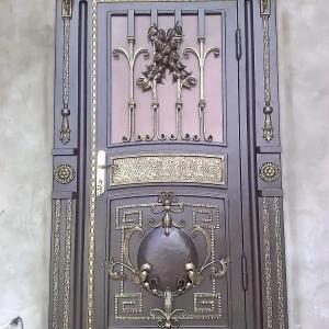 Художественные кованые двери и простые двери