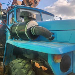 Ural 4320 asosidagi MRK 750A4 burg'ulash mashinasi