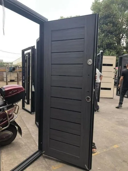 Eshiklar Xitoy tashqi temir metall