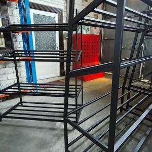 Sabzavot va mevalar uchun javon