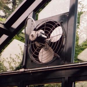 Issiqxonalar uchun shamollatish tizimlari