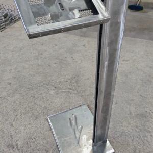 Напольная информационная стойка для планшета