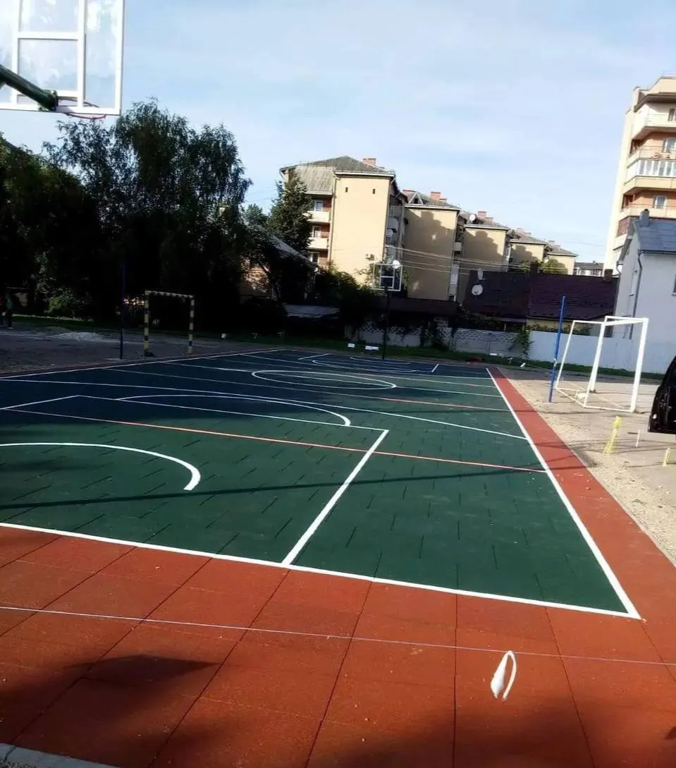 Basketbol va voleybol maydonlari uchun rezina plitkalar (RP)