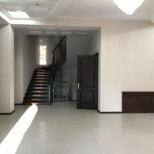Продаётся евро офис в центре Ташкента. 4 уровня, 876 кв.м.