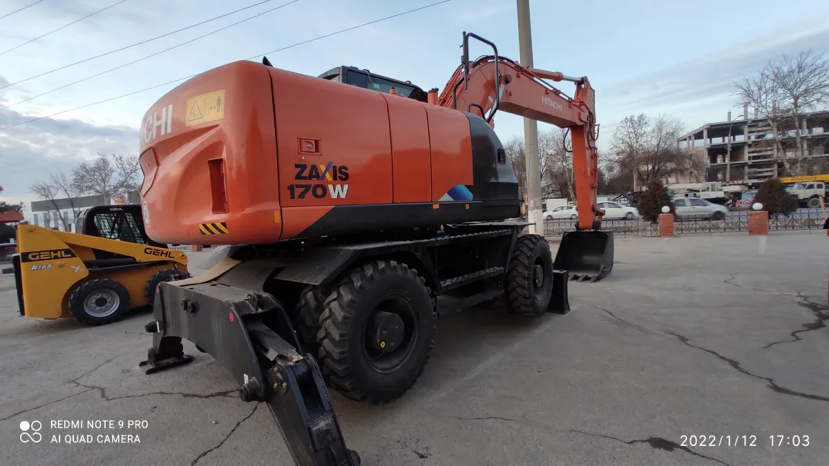 Ekskavator ZX170W-5A
