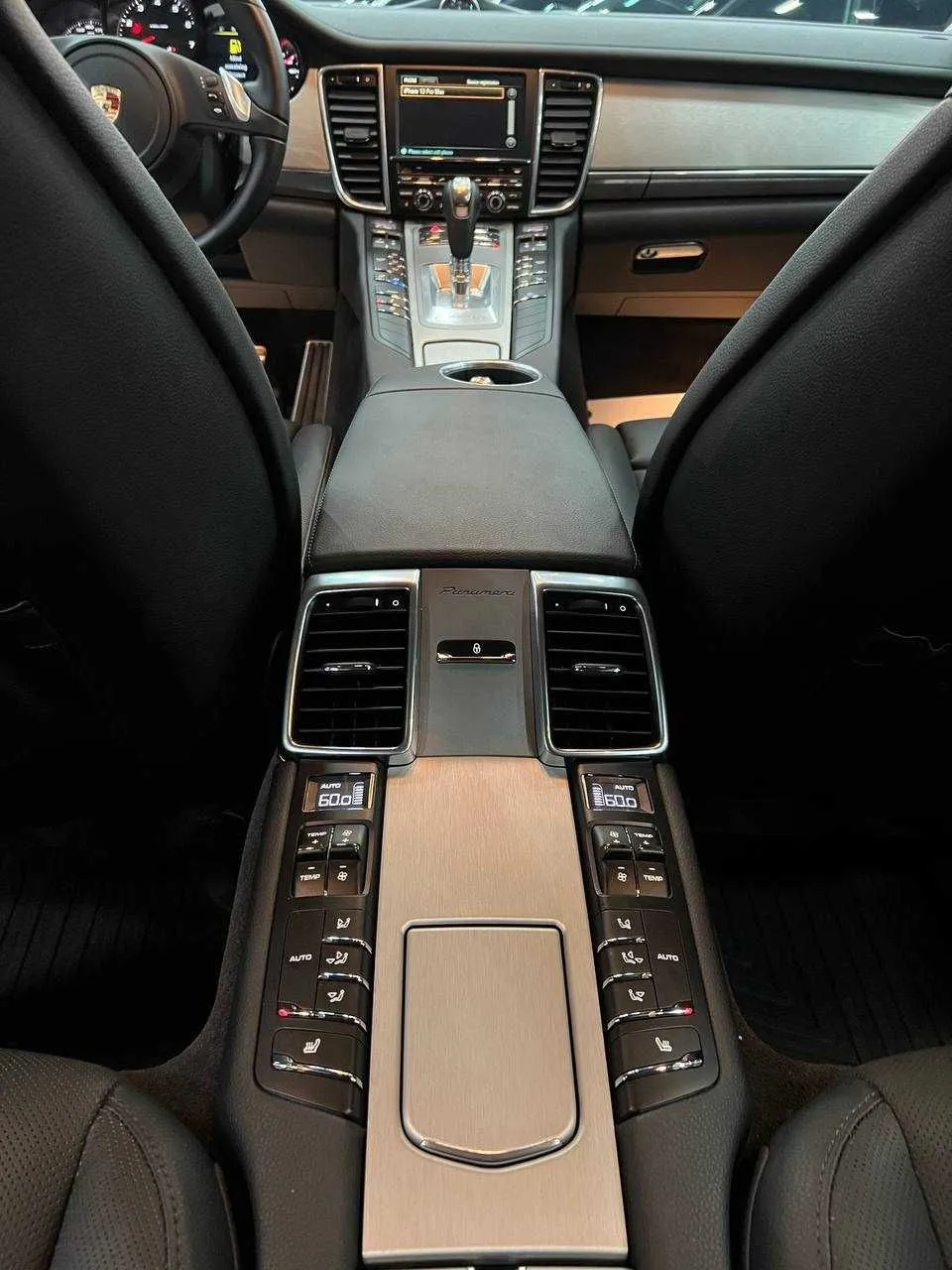 Электромобиль Porsche Panamera