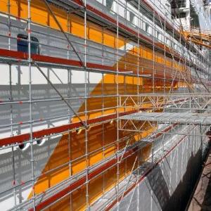 Мачтовый однокабинный грузопассажирский подъемник SC 200 2 тонны