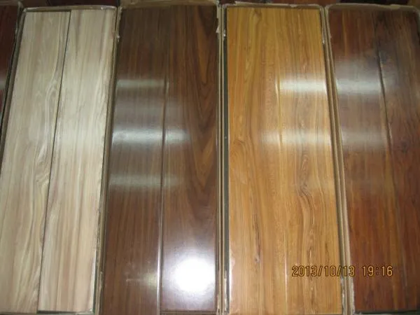 Yarim porloq laminat, XXR. Hajmi 800x130x12mm.