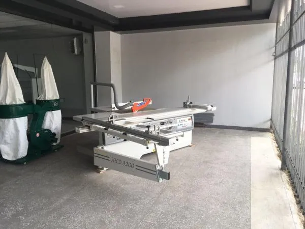 Uzatiladigan stol Ayza mizrak tilla 3200/3800