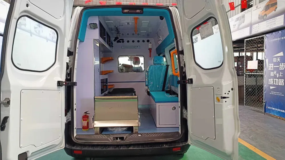 Машина скорой помощи FORD TRANSIT Ambulance