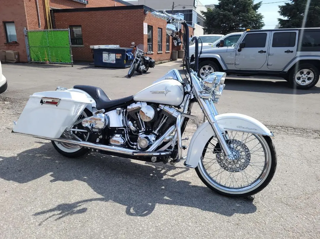 Мотоцикл Harley-Davidson Softail Deluxe