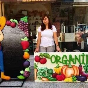 Рекламный пилоны для магазинов, кафе и тд объемными фигурами