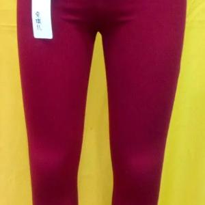 Ayollar uchun cho'zilgan jinsi shimlar