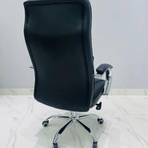 Menejer uchun ofis kafedrasi C 818