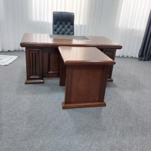 RB-180 моделидаги офис столи.