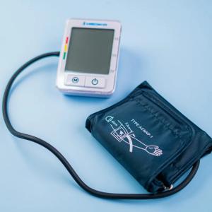 Avtomatik tonometr MEDICO BP380
