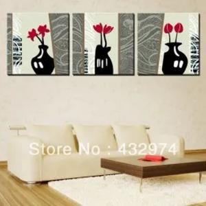 черный кувшин,красный цветок