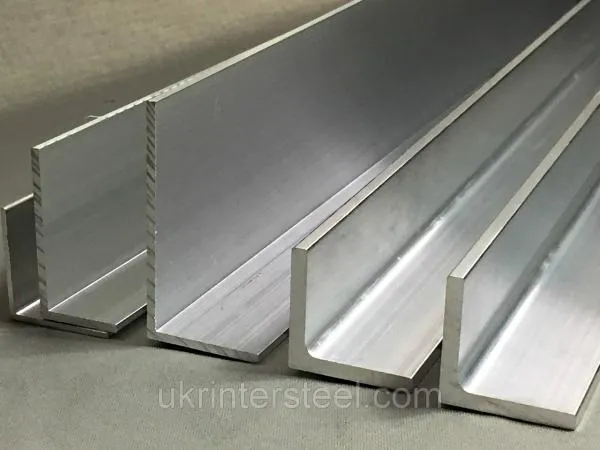 Уголок металлический от 90x90x7x11700 до 125x125x8x11700 Россия