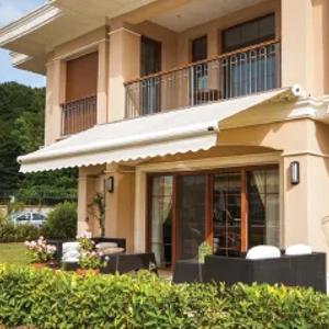 Yengil soyabon Marquise