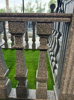 Koʻksaroy granitidan yasalgan baluster