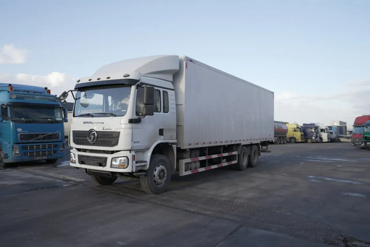 Van Shacman L3000 6x4 - (9 m)