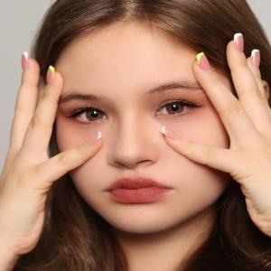 S3-427 HAZEL 0.00 2PS с Раствором Цветные КАРИЕ  2 Линзы+Раствор в Подарок