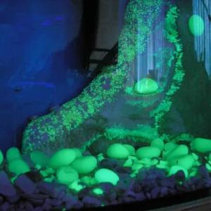 Светящаяся в темноте майолика