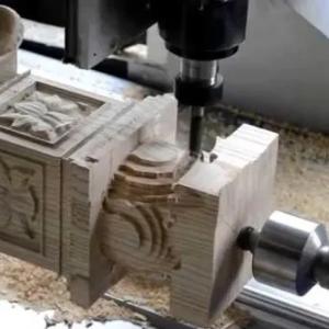 4 eksa CNC frezalash mashinasi