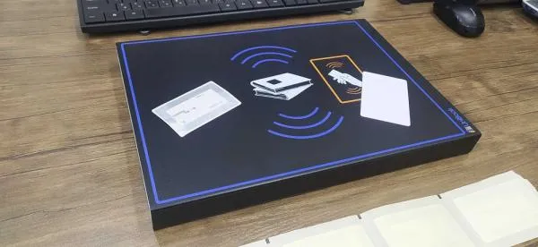 Kutubxonani avtomatlashtirish uchun RFID uskunalari