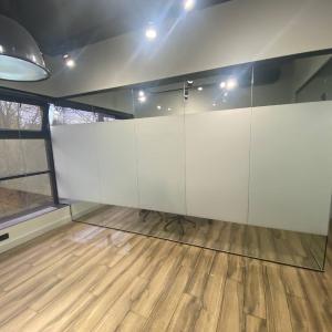 Матовая плёнка для офисных перегородок