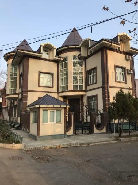 Продаётся евро офис в центре Ташкента. 4 уровня, 876 кв.м.