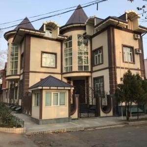 Toshkent markazida yevro ofis sotiladi. 4 qavatli, 876 kv.m.