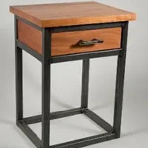 Choyshab yonidagi stol