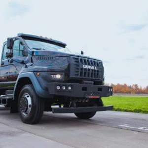 Ural traktori Toshkentda sotiladi (maxsus texnika)