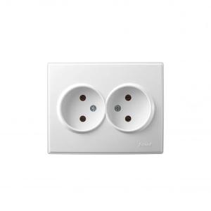Розетка двойная Б/З