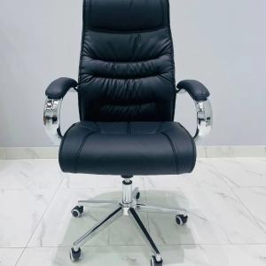 Menejer uchun ofis kafedrasi 8045